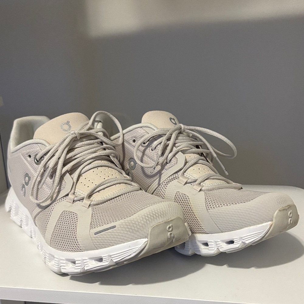 On Running Women's Cream and Gray Sneakers - Picture 2 of 9